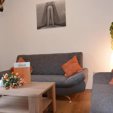 Wonderful In With Garden Apartment *