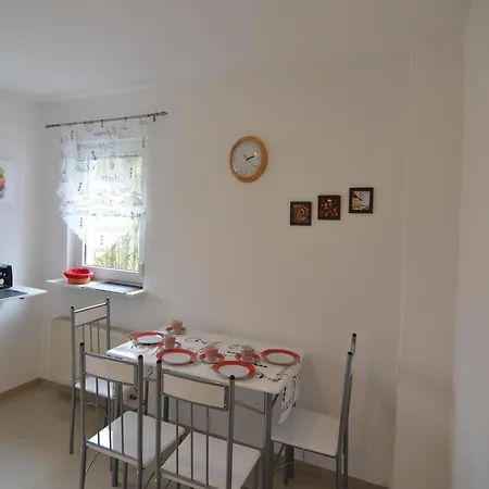 Wonderful In With Garden Apartment Elpe