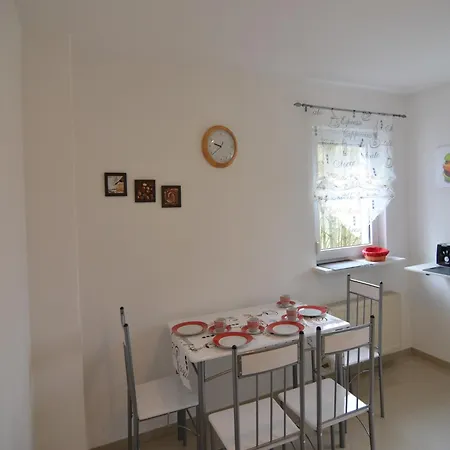 Apartment Wonderful In With Garden *